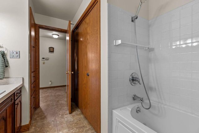 1229 E PERSHING STREET, Appleton, WI 54911