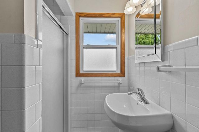 1229 E PERSHING STREET, Appleton, WI 54911