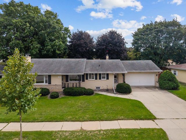 1229 E PERSHING STREET, Appleton, WI 54911