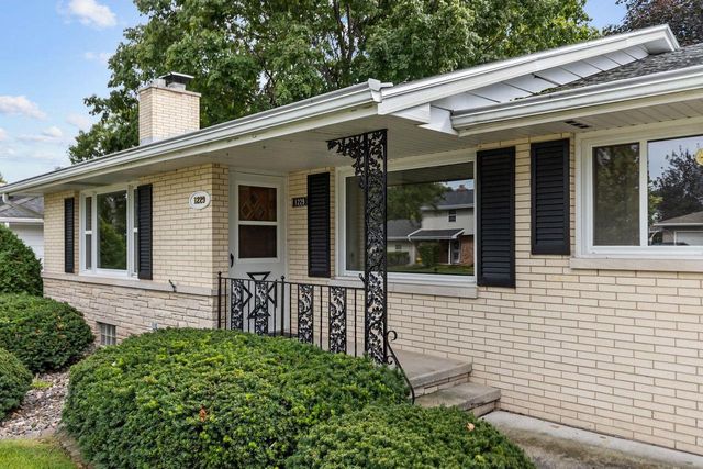 1229 E PERSHING STREET, Appleton, WI 54911