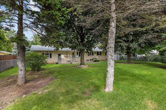 1229 E PERSHING STREET, Appleton, WI 54911