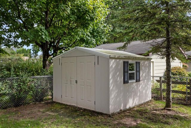 1229 E PERSHING STREET, Appleton, WI 54911