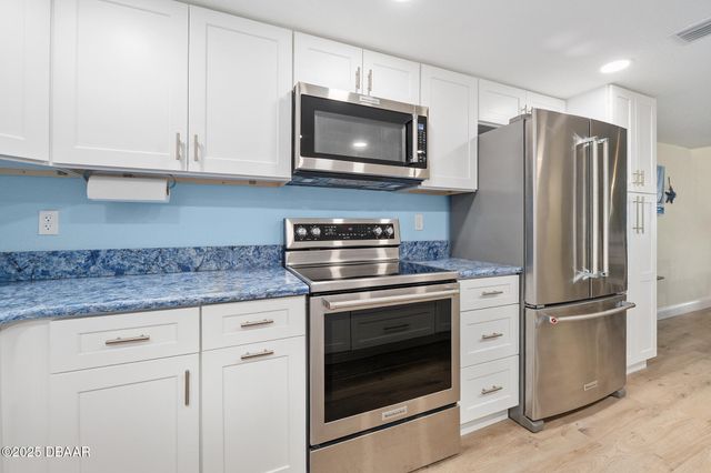 3807 S Atlantic Ave Apt 203, Daytona Beach Shores, FL 32118