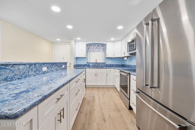 3807 S Atlantic Ave Apt 203, Daytona Beach Shores, FL 32118