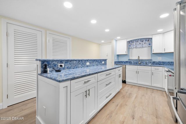 3807 S Atlantic Ave Apt 203, Daytona Beach Shores, FL 32118