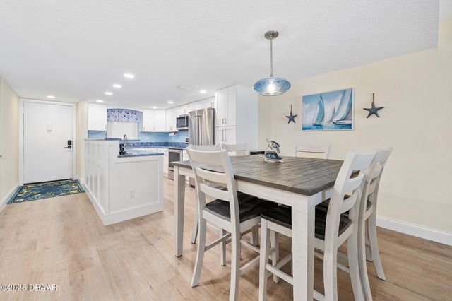 3807 S Atlantic Ave Apt 203, Daytona Beach Shores, FL 32118