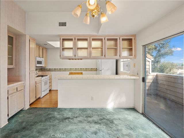 24528 Mcbean Parkway 30, Valencia, CA 91355