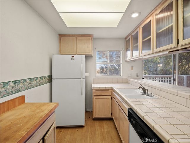 24528 Mcbean Parkway 30, Valencia, CA 91355