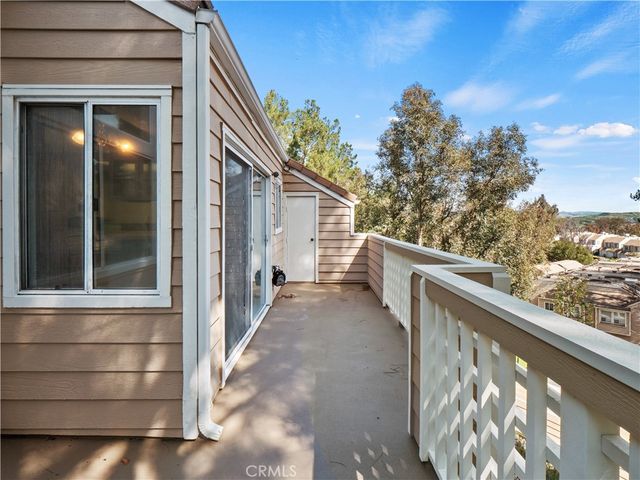 24528 Mcbean Parkway 30, Valencia, CA 91355