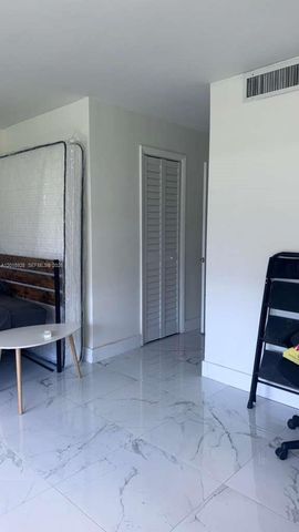1701 NE 191st St A104, Miami, FL 33179
