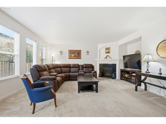 3468 Se SILVER FOX Ave, Hillsboro, OR 97123