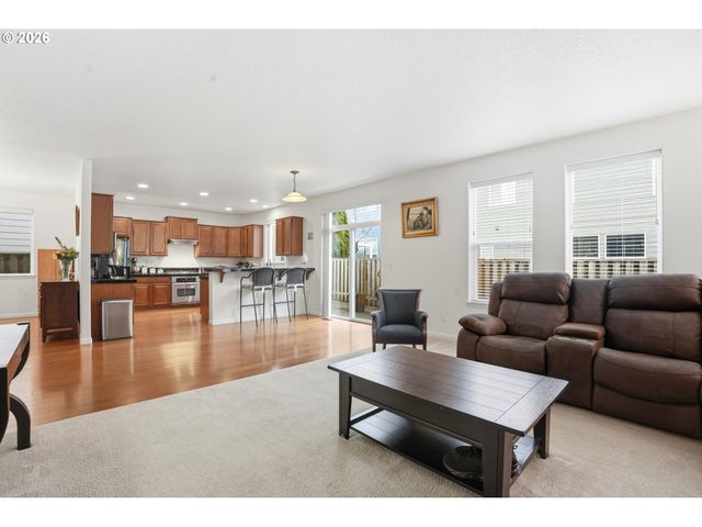 3468 Se SILVER FOX Ave, Hillsboro, OR 97123