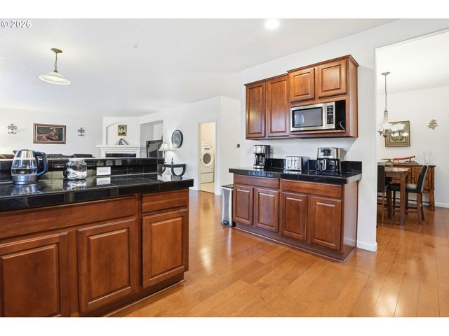 3468 Se SILVER FOX Ave, Hillsboro, OR 97123