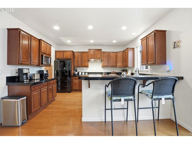 3468 Se SILVER FOX Ave, Hillsboro, OR 97123