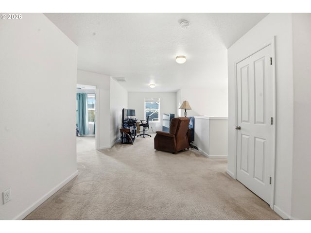 3468 Se SILVER FOX Ave, Hillsboro, OR 97123