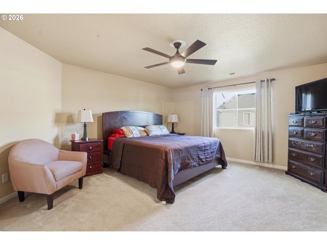 3468 Se SILVER FOX Ave, Hillsboro, OR 97123