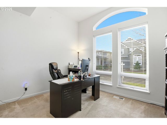 3468 Se SILVER FOX Ave, Hillsboro, OR 97123