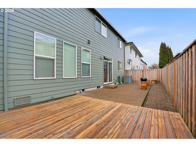3468 Se SILVER FOX Ave, Hillsboro, OR 97123