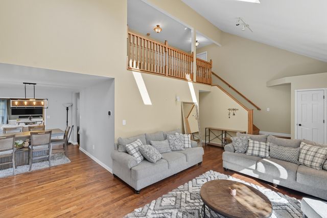 1356 Sugar Creek Court, Valparaiso, IN 46385