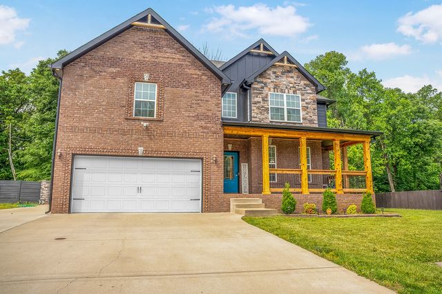 3552 Aurora Dr, Clarksville, TN 37040