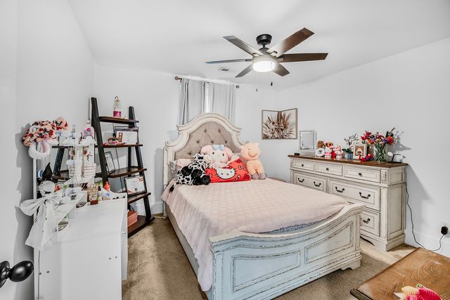 3552 Aurora Dr, Clarksville, TN 37040