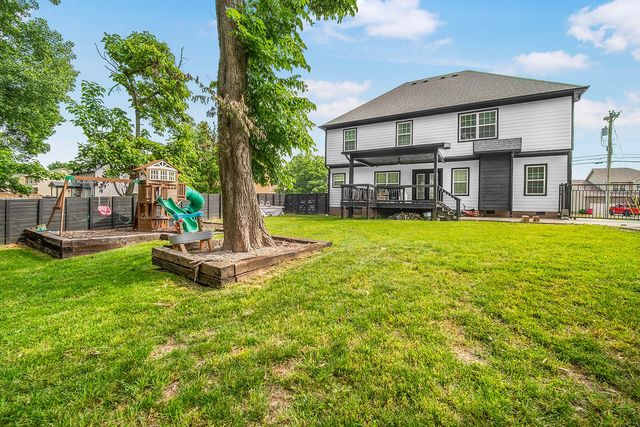 3552 Aurora Dr, Clarksville, TN 37040
