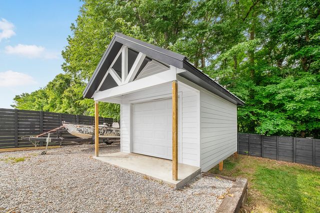 3552 Aurora Dr, Clarksville, TN 37040