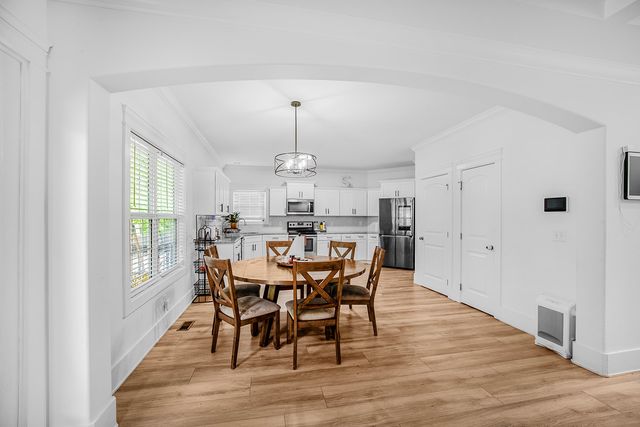 3552 Aurora Dr, Clarksville, TN 37040