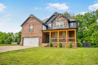 3552 Aurora Dr, Clarksville, TN 37040