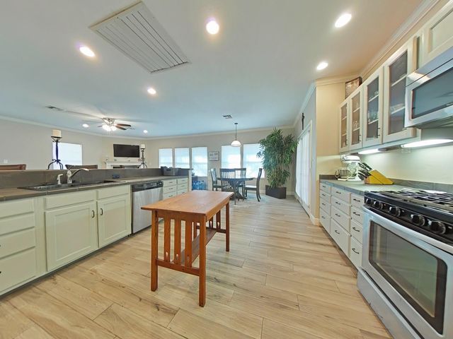 20 Wentworth Lane, Coldspring, TX 77331