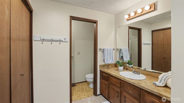 15822 SE 167th Place, Renton, WA 98058