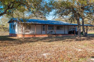 847 LITTLEHORN LN, Stockdale, TX 78160