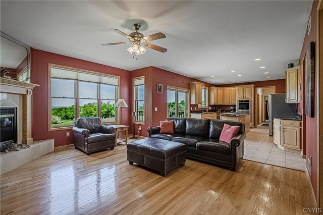 8925 Tibbitts Road, New Hartford, NY 13413