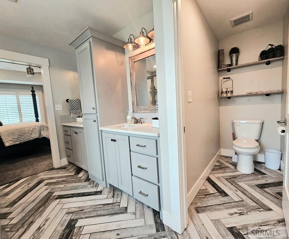 Image 15 of property listing at 852 E 1425 N, Shelley, ID 83274