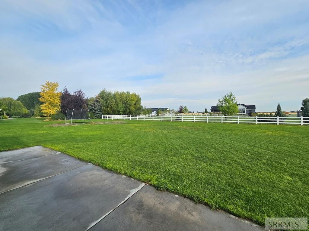 Image 27 of property listing at 852 E 1425 N, Shelley, ID 83274