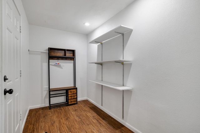 2549 Inadale Avenue, Dallas, TX 75228