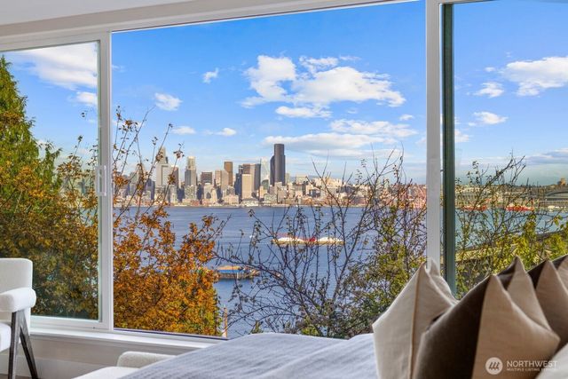 1701 41st Avenue SW, Seattle, WA 98116