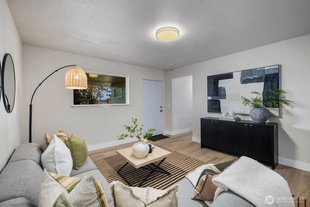 1701 41st Avenue SW, Seattle, WA 98116