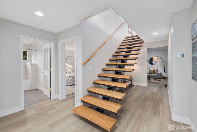 1701 41st Avenue SW, Seattle, WA 98116