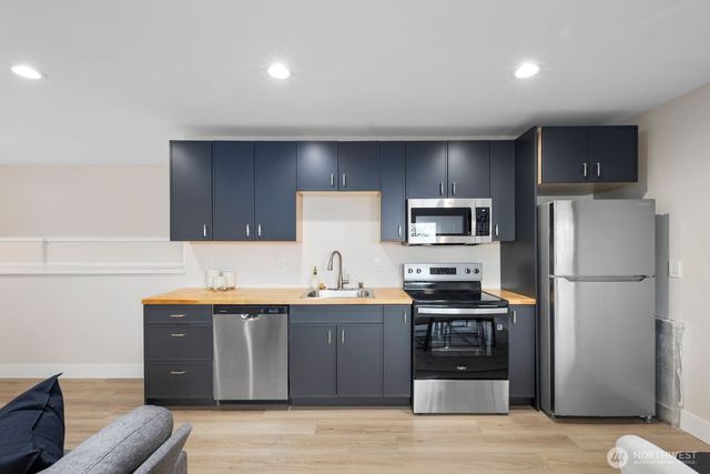 1701 41st Avenue SW, Seattle, WA 98116