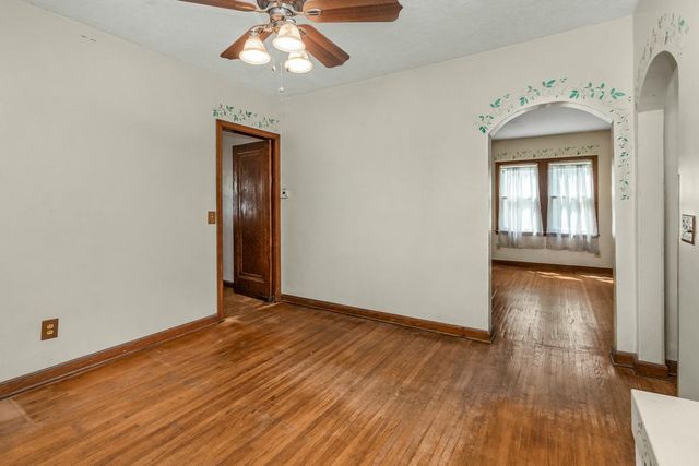 216 E 3rd Street, Chaska, MN 55318
