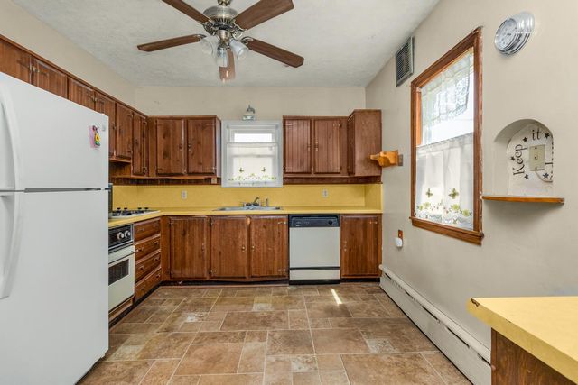 216 E 3rd Street, Chaska, MN 55318