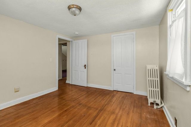 216 E 3rd Street, Chaska, MN 55318