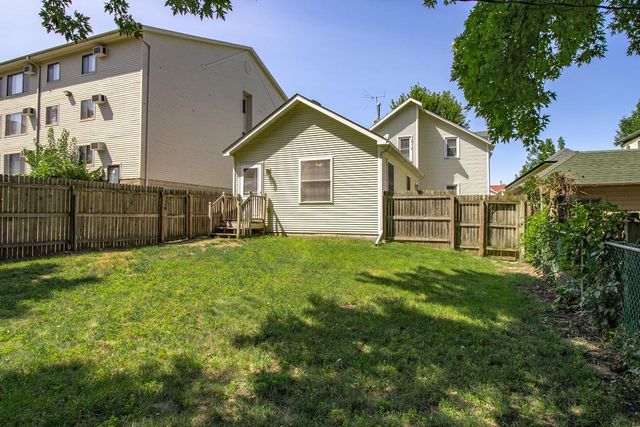 216 E 3rd Street, Chaska, MN 55318
