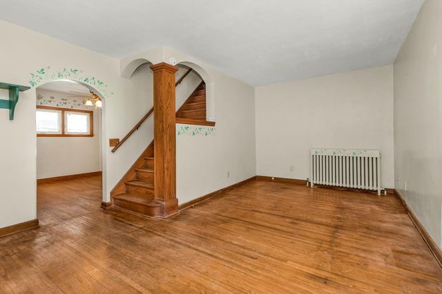 216 E 3rd Street, Chaska, MN 55318