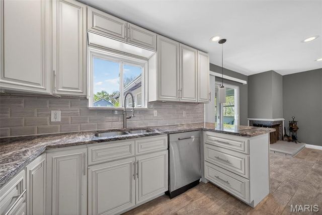 212 W Thornton Avenue, Rock Hill, MO 63119