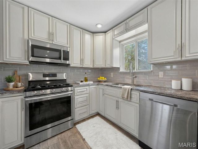 212 W Thornton Avenue, Rock Hill, MO 63119