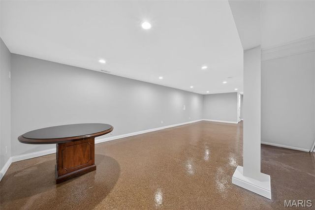 212 W Thornton Avenue, Rock Hill, MO 63119