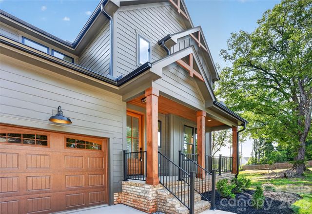 421 W Cama Street, Charlotte, NC 28217
