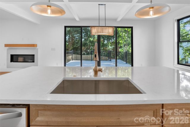 421 W Cama Street, Charlotte, NC 28217